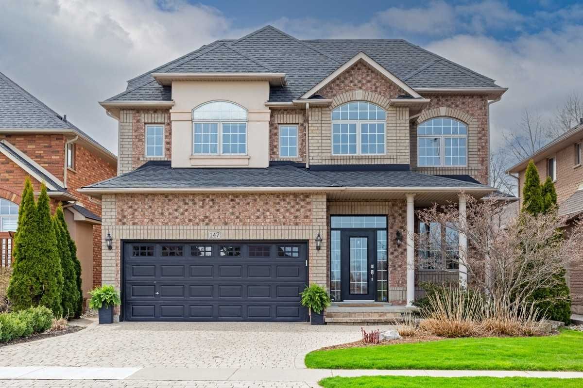 147 Moorland Cres 4 Beds 4 Baths