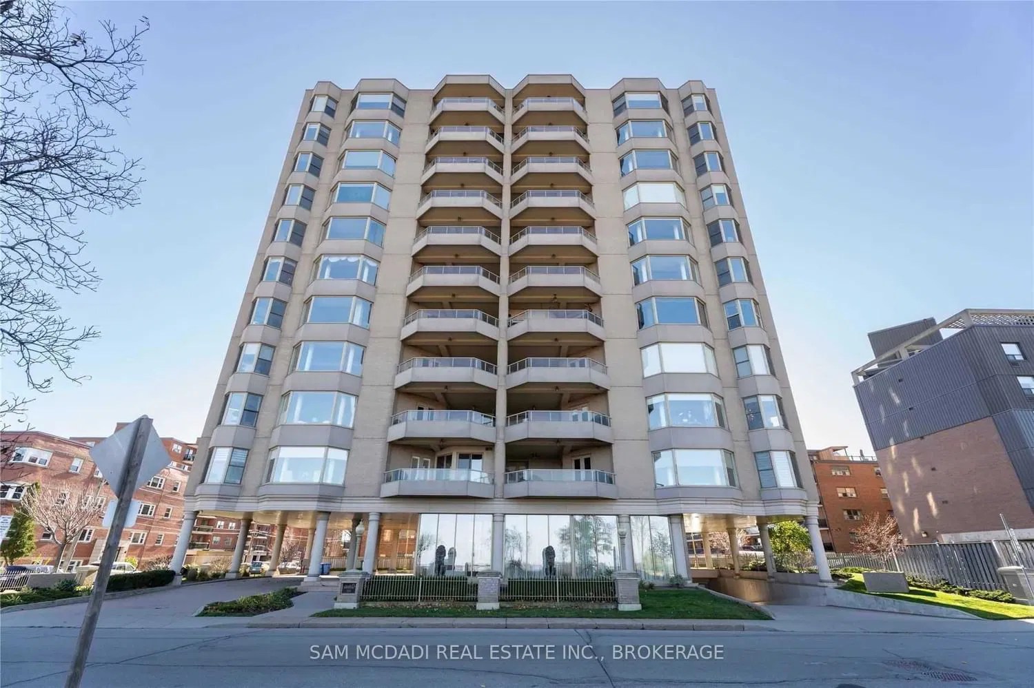 174 Mountain Park Ave The Madison Condos 3 Beds + 1 3 Baths