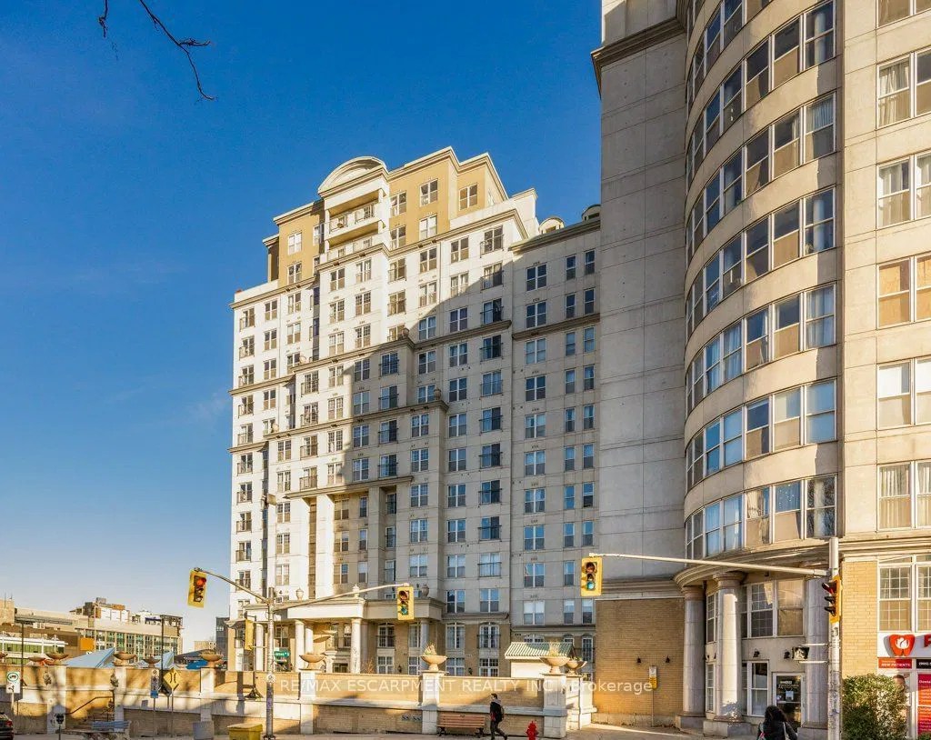 135 James St S Chateau Royale Condos 2 Beds 1 Bath Unit 1115