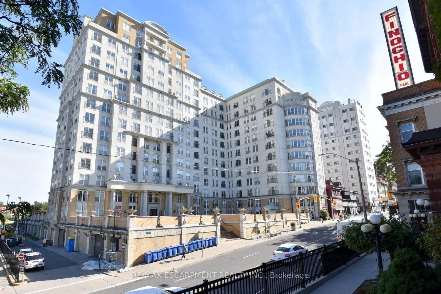 135 James St Chateau Royale Condos 2 Beds 2 Baths Unit 808