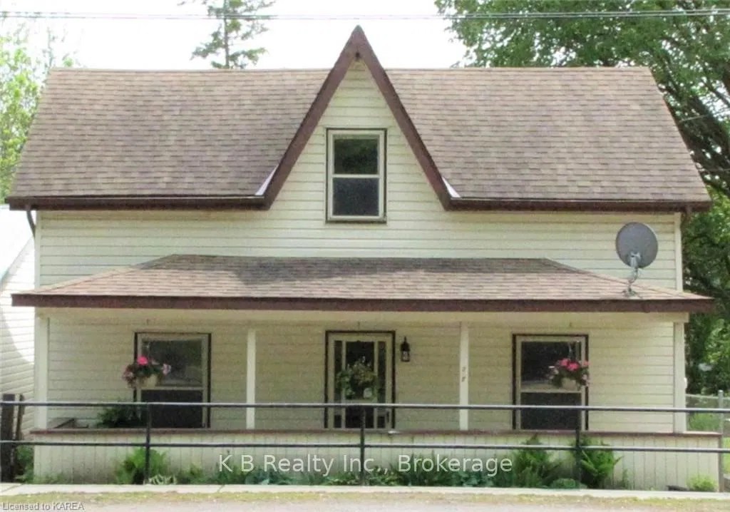 322 DUNDAS St 3 Beds 1 Bath