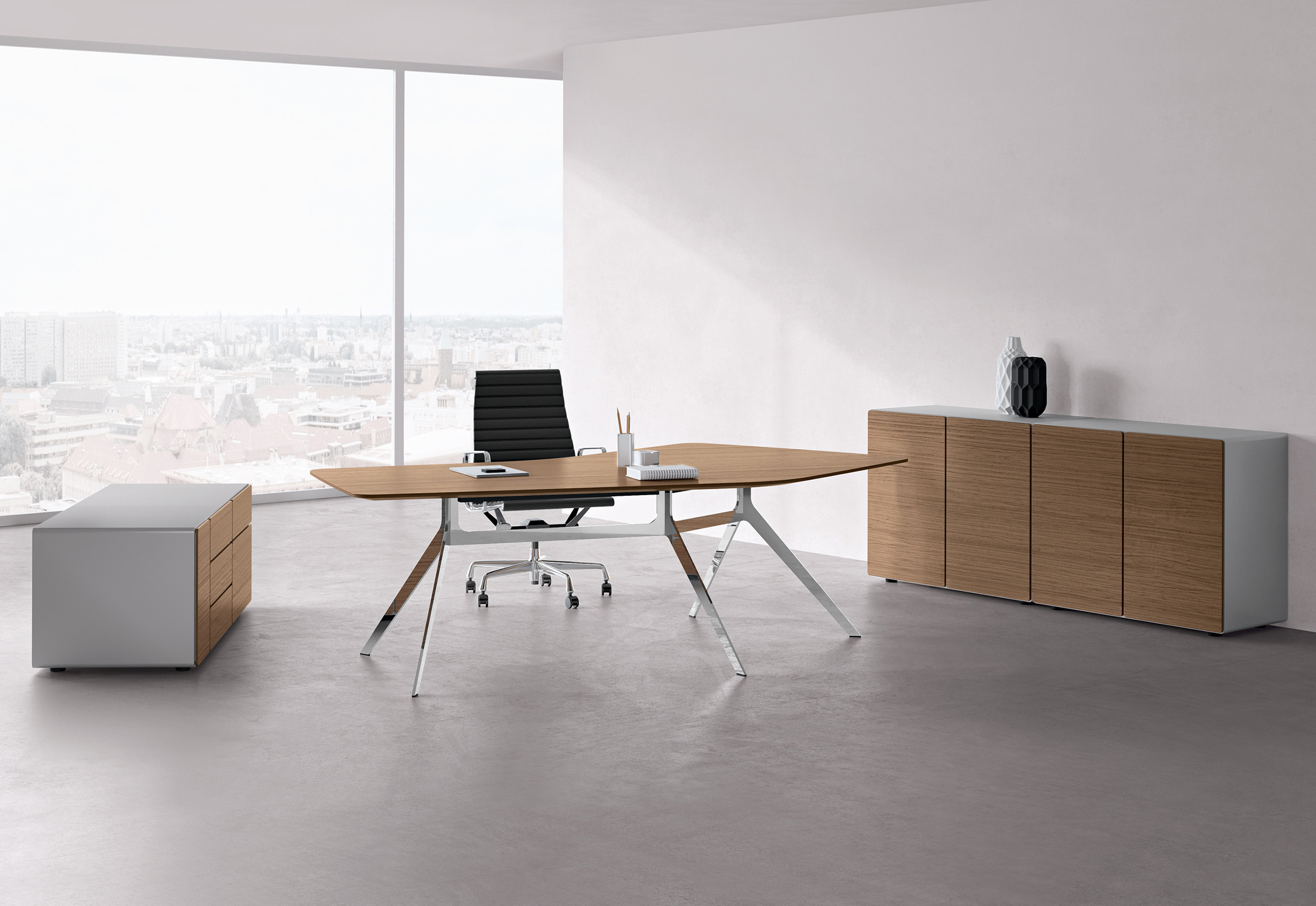 Star working desk by Renz STYLEPARK