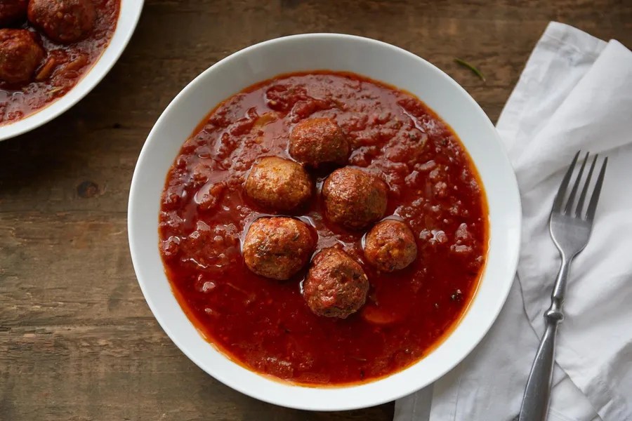 Crockpot paleo meatballs in smoky tomato sauce Sunbasket