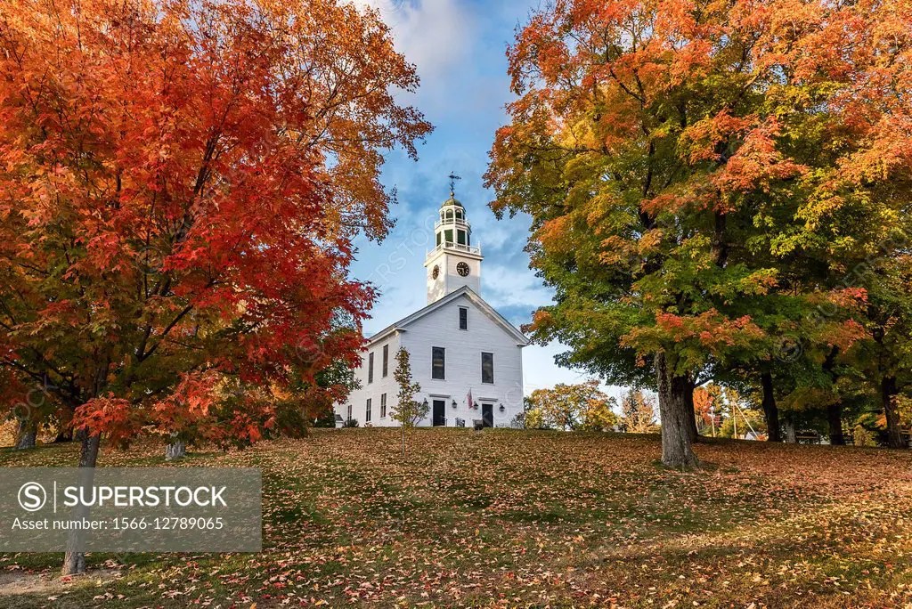 Village green and community church, Greenfield, New Hampshire, USA. SuperStock