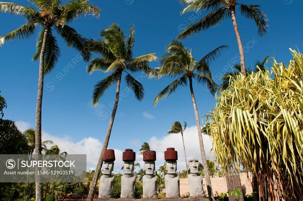 Rapa Nui Moai. Stone statues. Polynesian Cultural Center. O´ahu. Hawaii