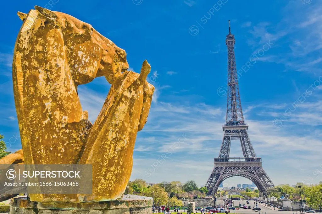 Jardins du Trocadéro, Trocadero gardens, horse head statue, Eiffel