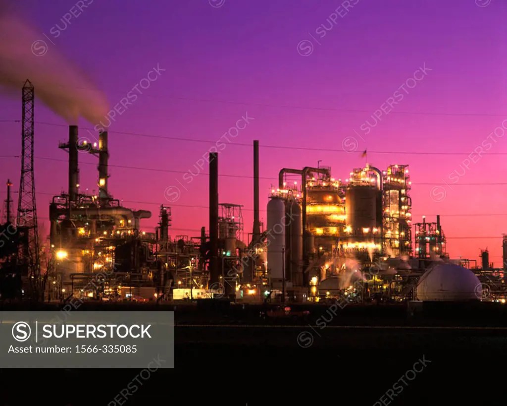 Oil/Petrochemical Refinery. SuperStock