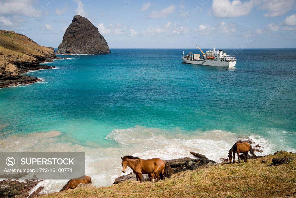 France, French Polynesia, Marquesas islands, Ua Uka island, Hane Bay