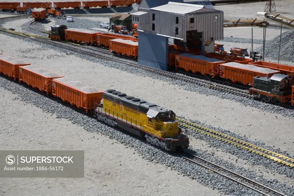 A model of the GRANITE ROCK QUARRY complete with toy TRAINS and loading