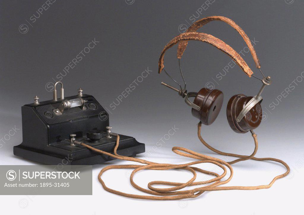 Brownie crystal radio receiver and pair of BTH headphones, mid 1920s