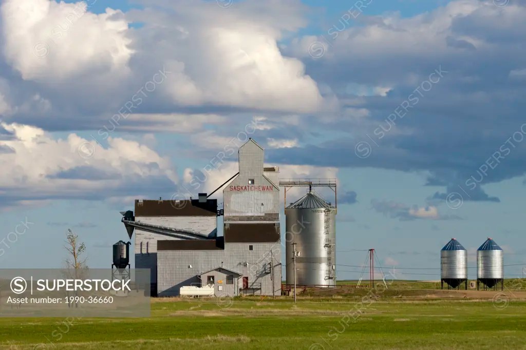 Grain elevator in Woodrow, Saskatchewan, Canada. SuperStock