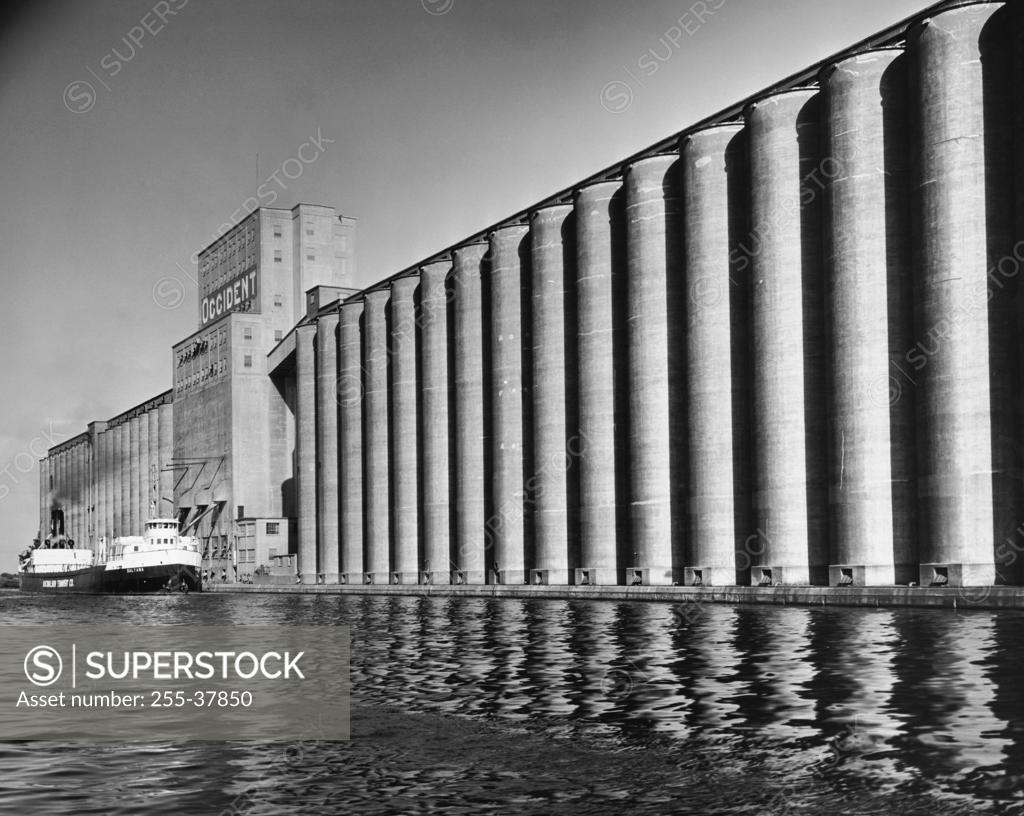 Industrial ships loading at a grain elevator, Duluth, Minnesota, USA