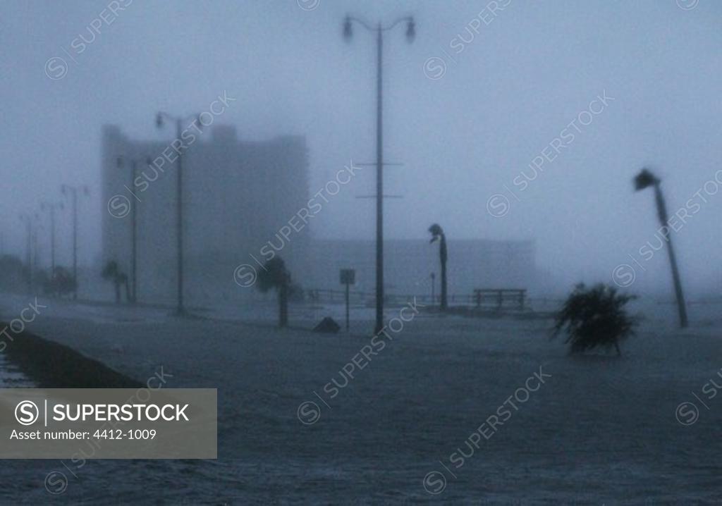 Hurricane Isaac batters Gulfport, MS with high winds and a storm surge