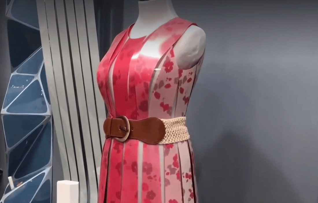 Video This 'electronic ink' dress is totally lit