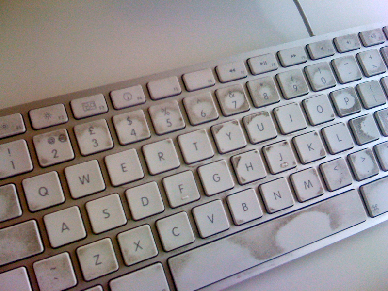 How to Thoroughly Clean your Keyboard and Why! — TechPatio