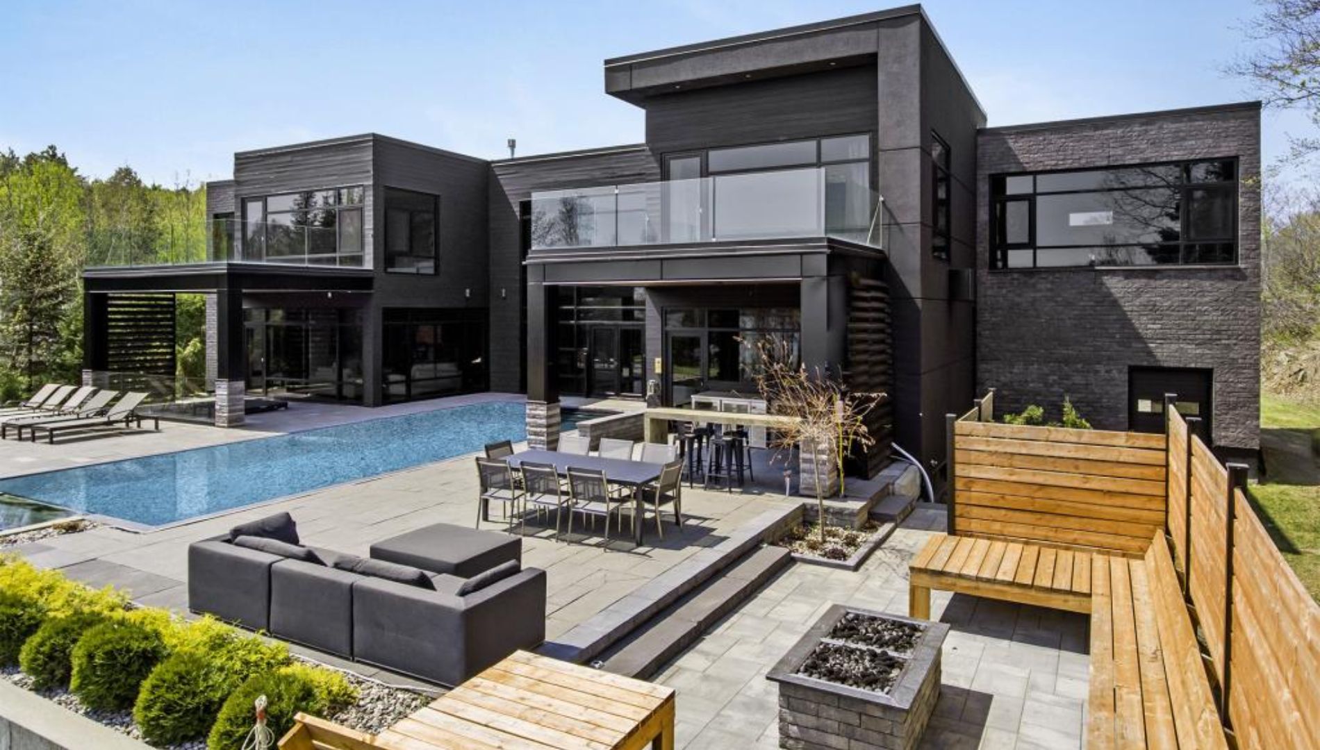 Une incroyable résidence de luxe est à vendre à Shawinigan pour 2.3M Tendances et Marteau