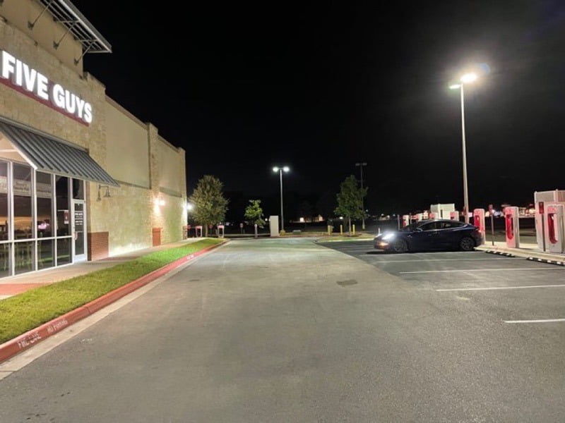 Tesla Supercharger Opens in Kyle, Texas with 16 Stalls Next to Five