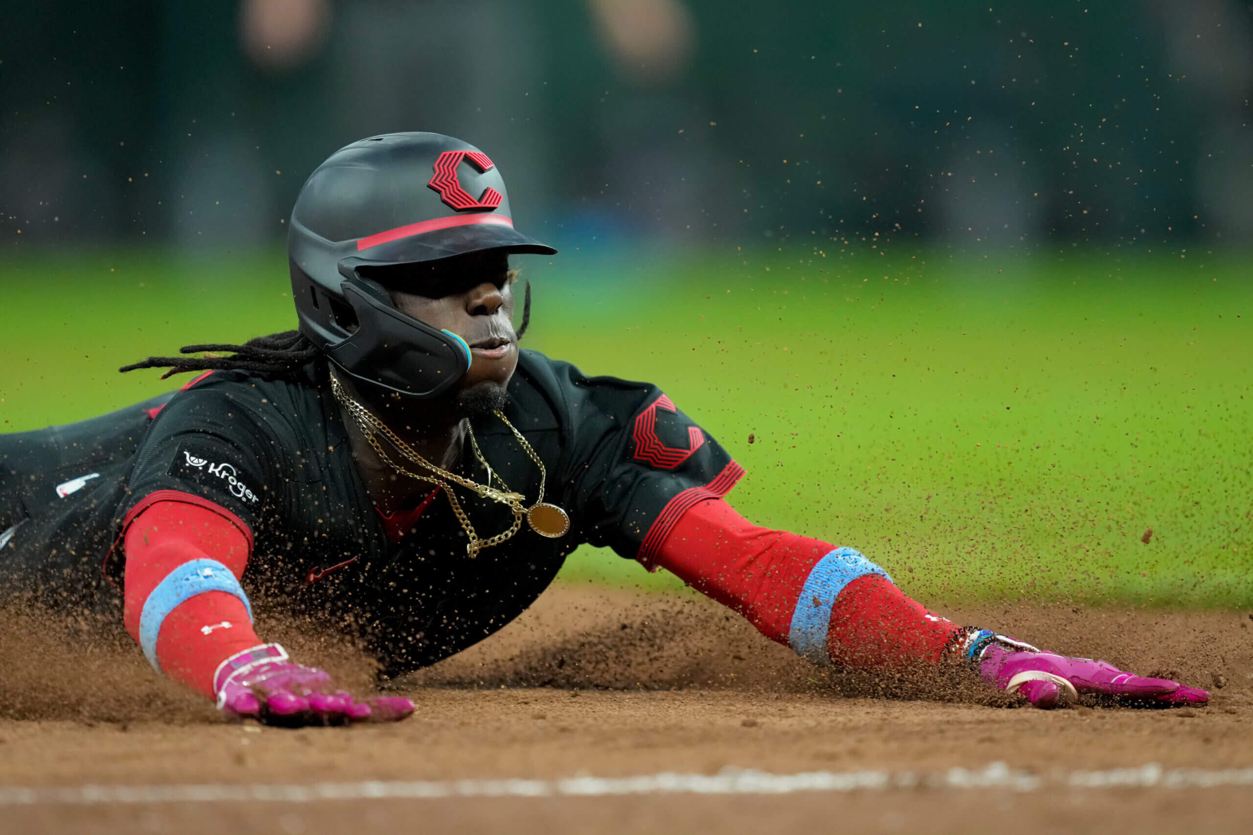 Elly De La Cruz hits for the cycle, Reds win 12th straight — Big Red