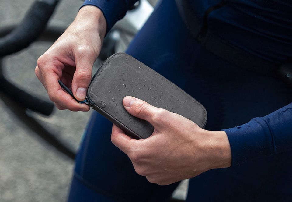 The 7 Best Mens Waterproof Wallets (Reviews)