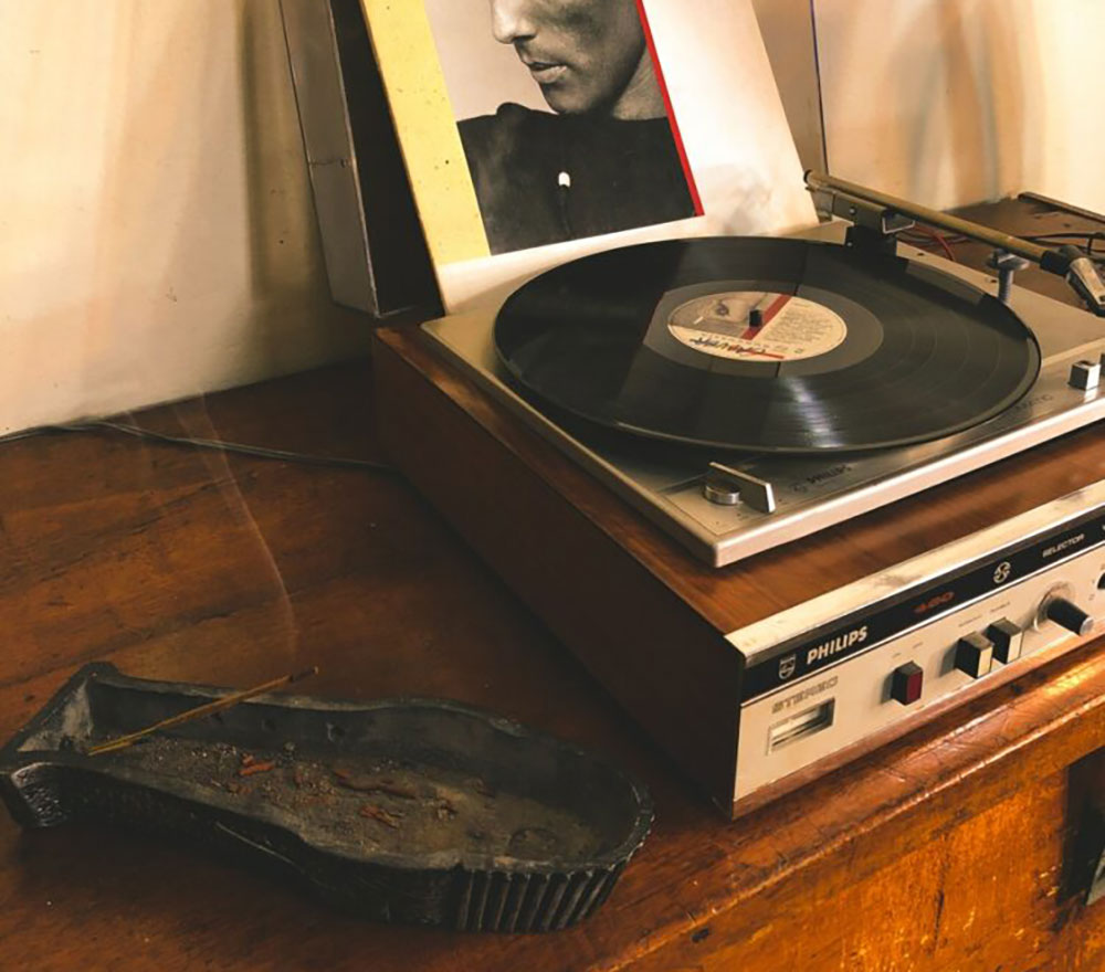 Best Record Player Stand (2023) 9 Retro & Modern Turntable Stands