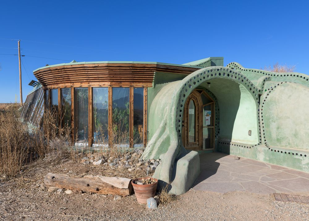 Earthship Homes Self Sustaining Homes Made From Recycled Materials
