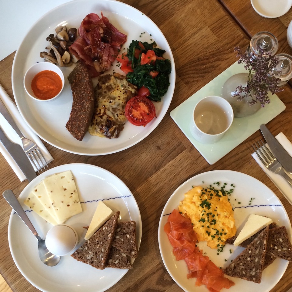 The 8 Best Brunch Spots in Notting Hill