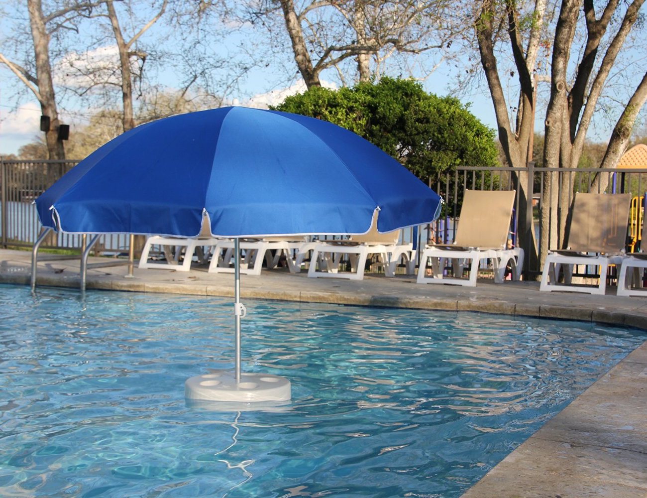 Pool Buoy Floating Pool Umbrella Review » The Gadget Flow