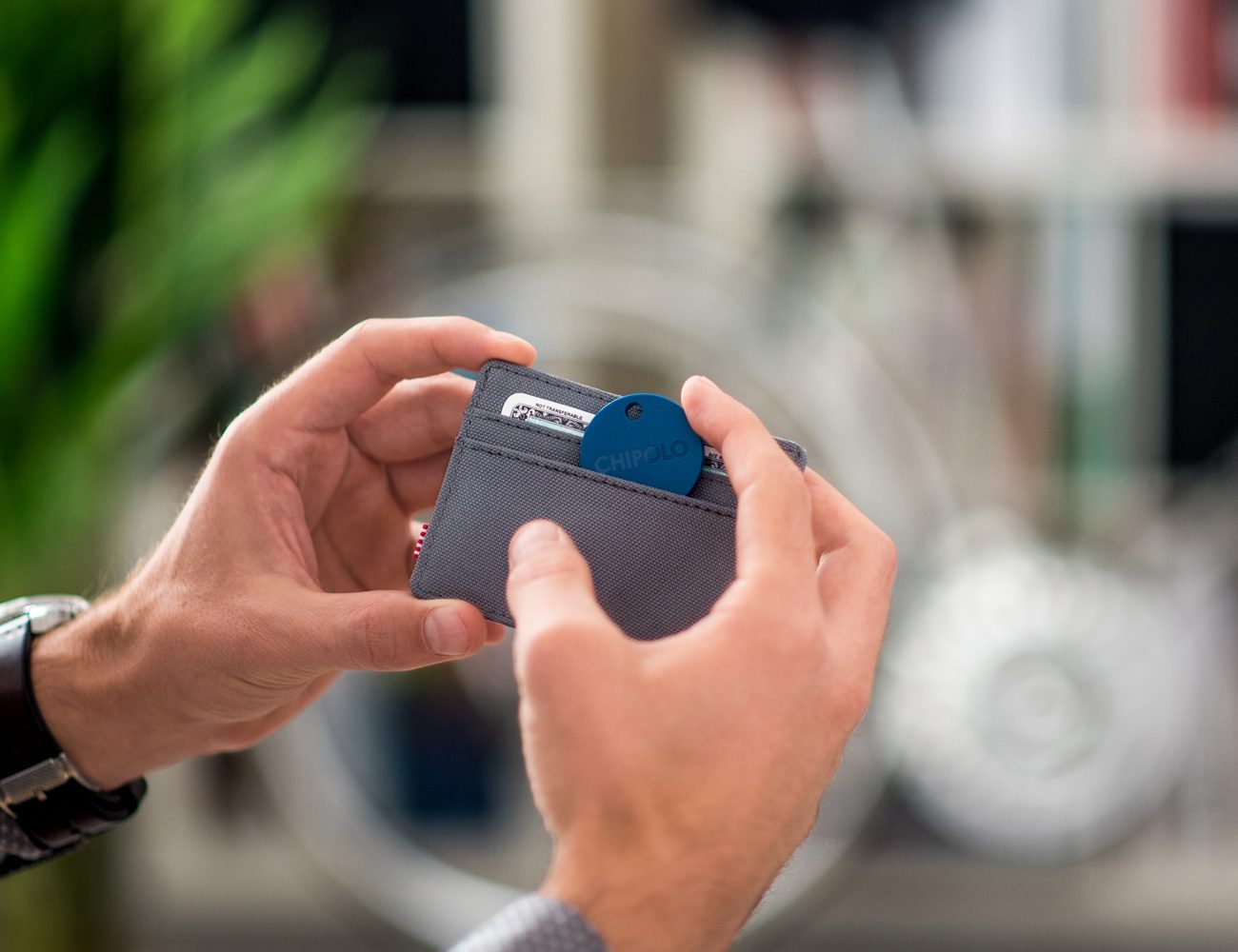 Chipolo Plus The World's Loudest Bluetooth Tracker Review » The