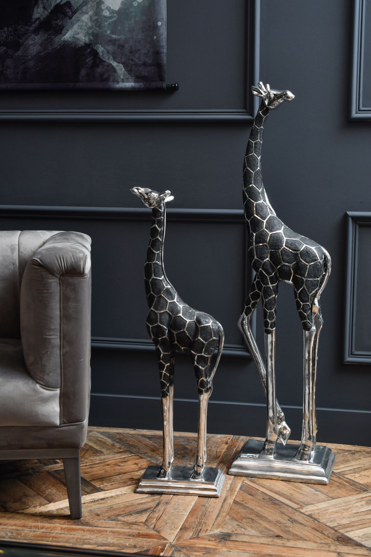 Giant Giraffe Sculpture, with its head looking forward