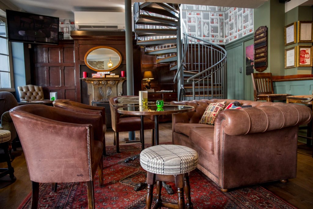 Pubs Open on Christmas Day 2022 Snuggle Up In These Boozers