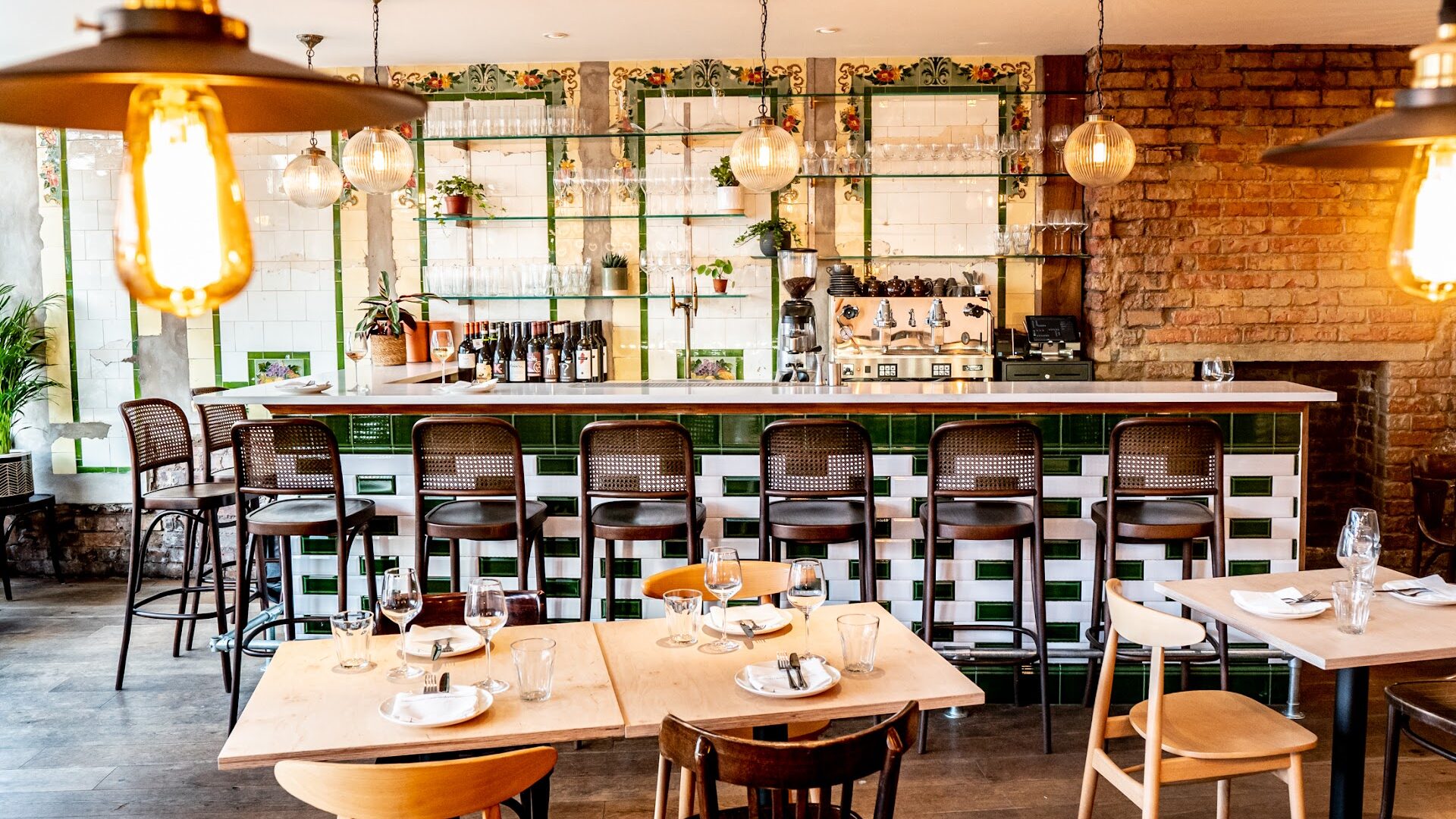 Lyon's A Neighbourhood Seafood Restaurant in Crouch End