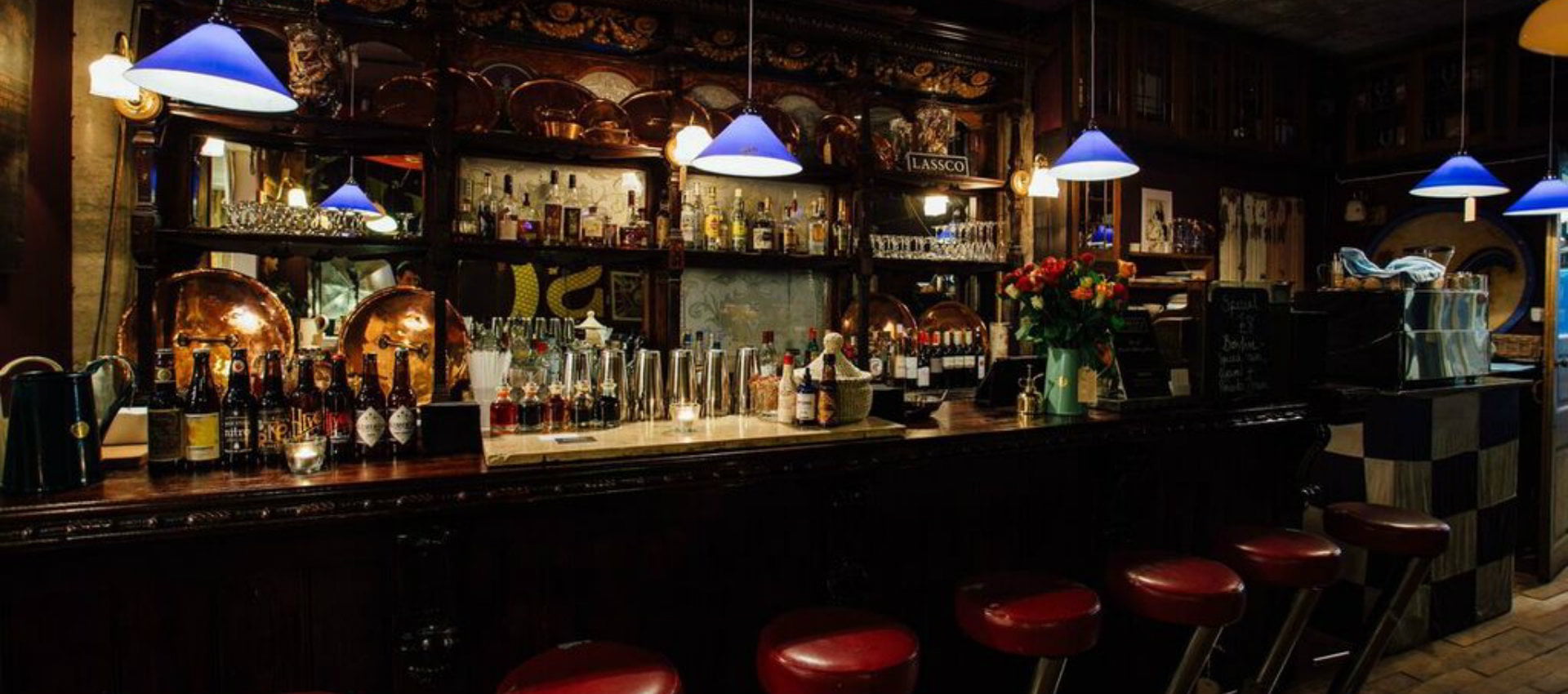 Ropewalk Bar Eccentrically Decorated Maltby Street Bar