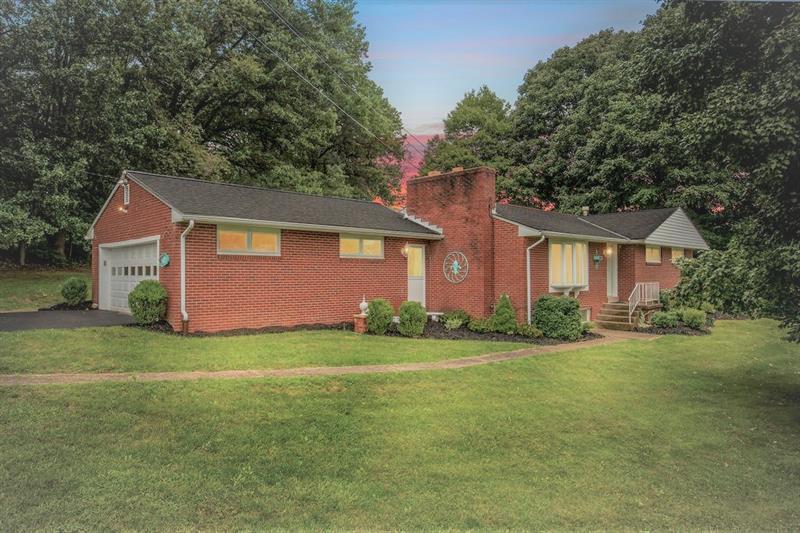 100 Lakeview Drive, Peters Twp, PA 15317 Peters Twp Real Estate