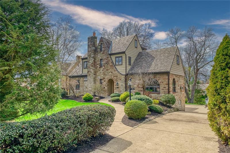 20 Standish Blvd, Pittsburgh (Mt. Lebanon), PA 15228 Mt. Lebanon Real Estate