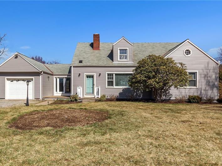 Crystal Packard Real Estate Agent Moon Twp., PA Berkshire