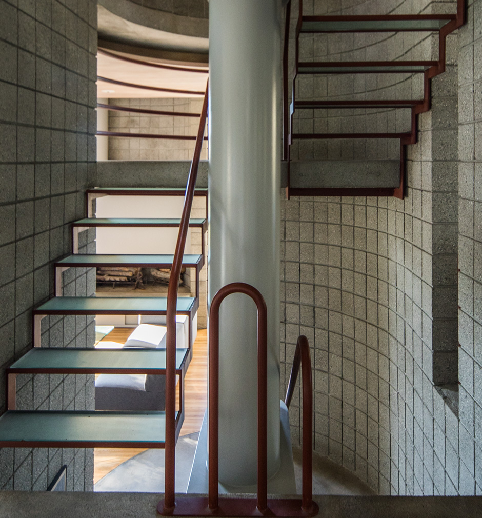 Ray Kappe’s scifi brutalist landmark House is for