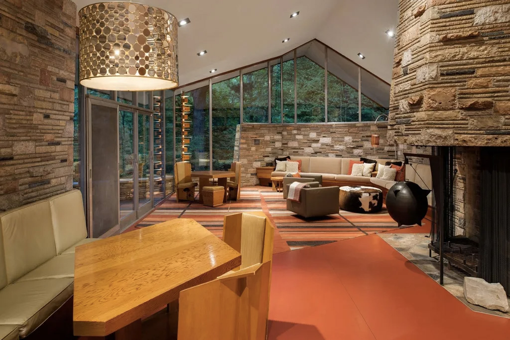 Frank Lloyd Wright’s Neils House asks for 2.57m in Minneapolis The