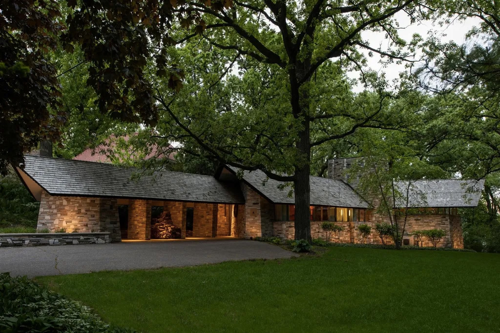 Frank Lloyd Wright’s Neils House asks for 2.57m in Minneapolis The