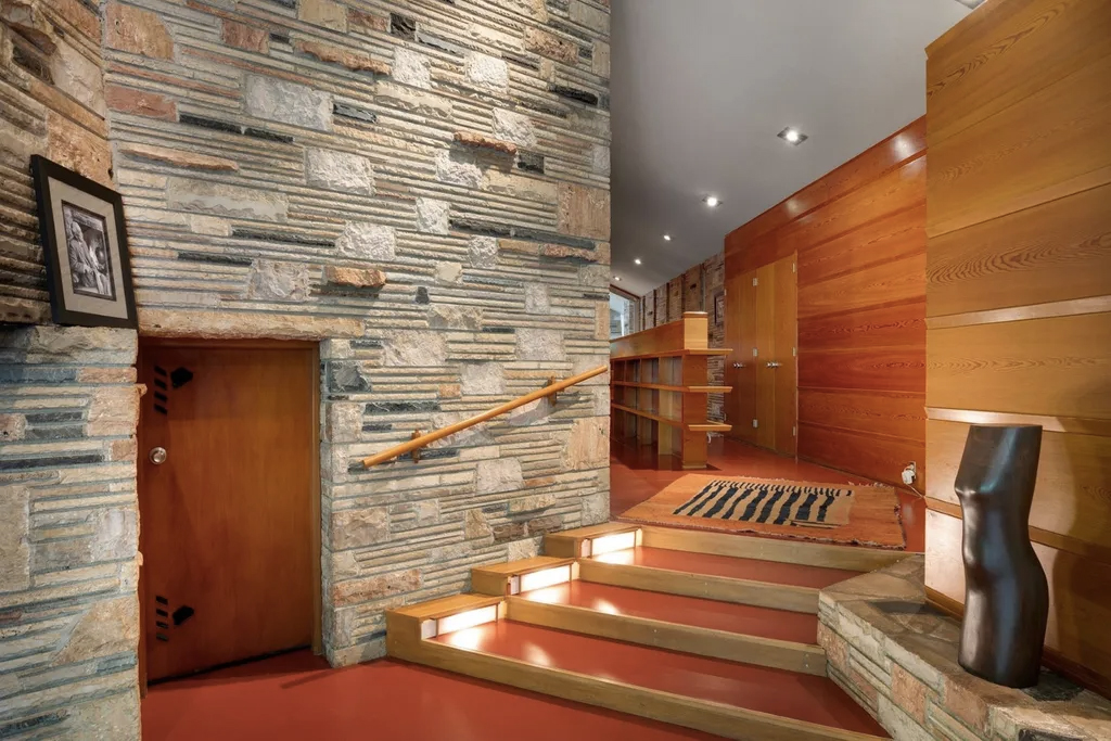 Frank Lloyd Wright’s Neils House asks for 2.57m in Minneapolis The