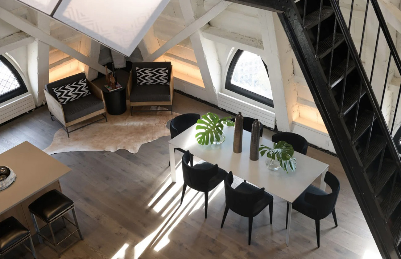 Seattle’s iconic Smith Tower penthouse is for lease