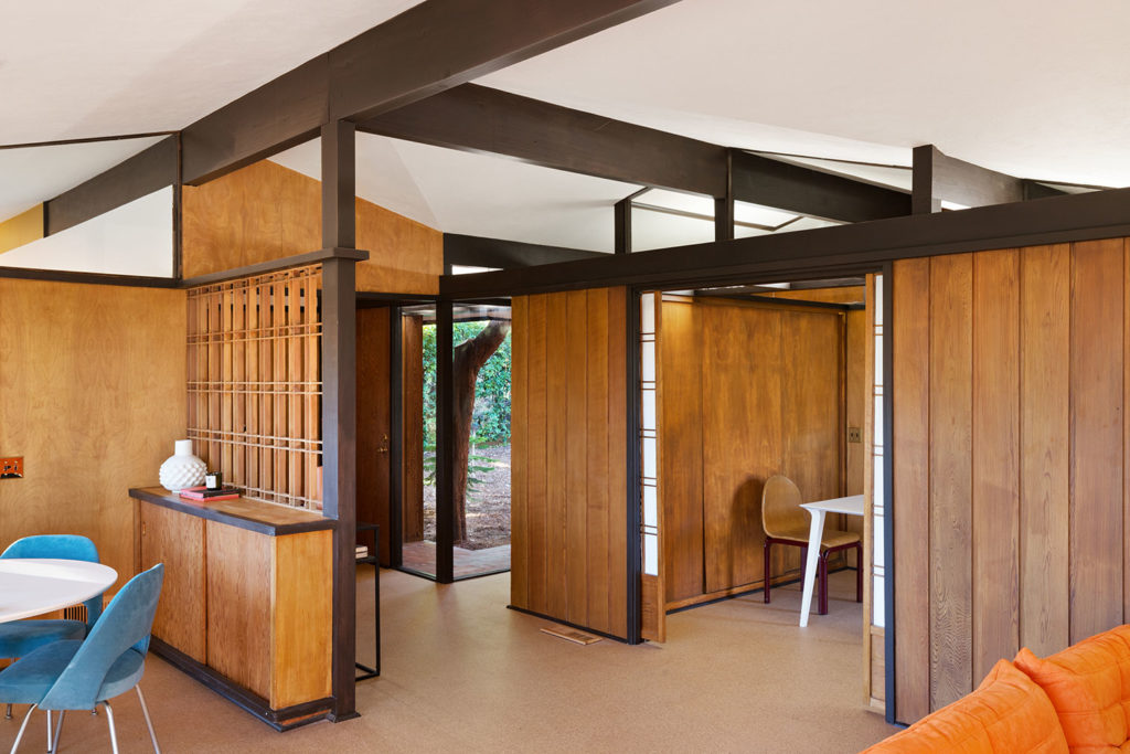 Midcentury postandbeam gets a HabHouse restoration in LA County