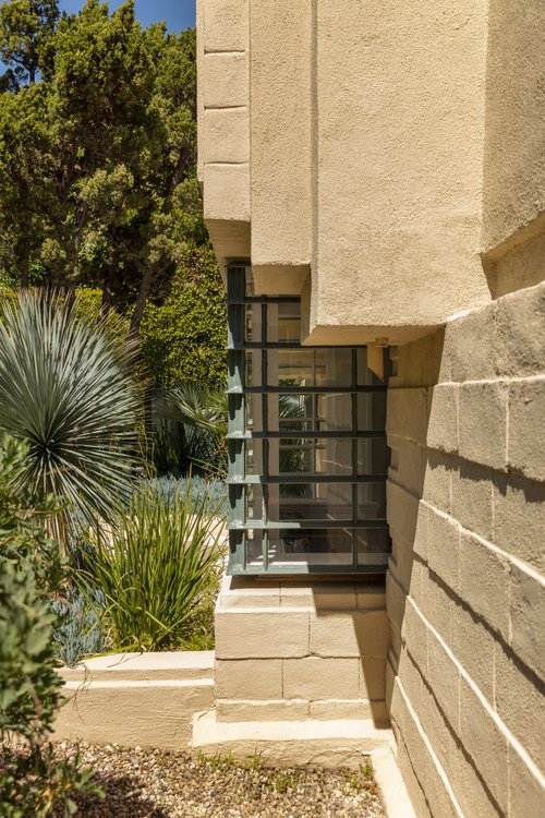 Lloyd Wright's Mayan Revival masterpiece, the Bollman House, is for
