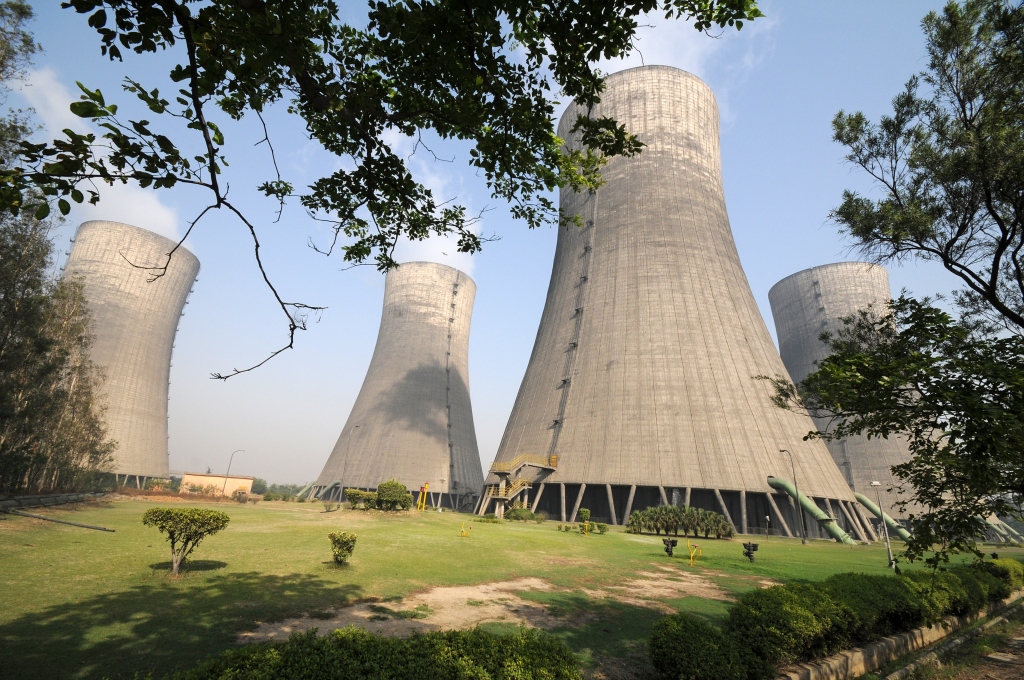 Delhi Govt Wants SC to Close 10 ‘Outdated’ Thermal Power Plants Near