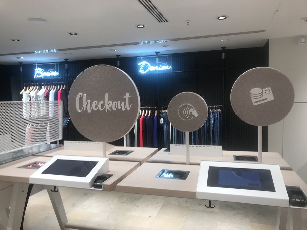 In Bildern Vorabbesuch im Bonprix Fashion Connect Store