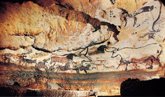 Hall of the Bulls, Lascaux Cave, France, c. 1600014000 BCE