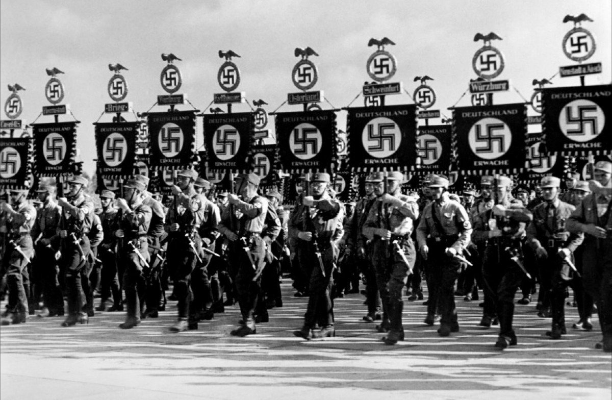 NAZISME 4/6 HITLER ET L'EUROPE