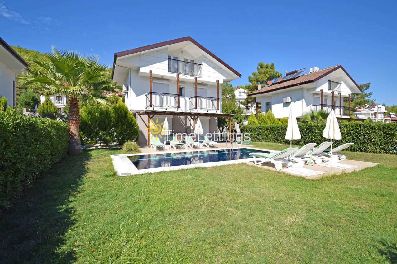 Villa Helen, 4 bedrooms private pool and garden villa Timelettings