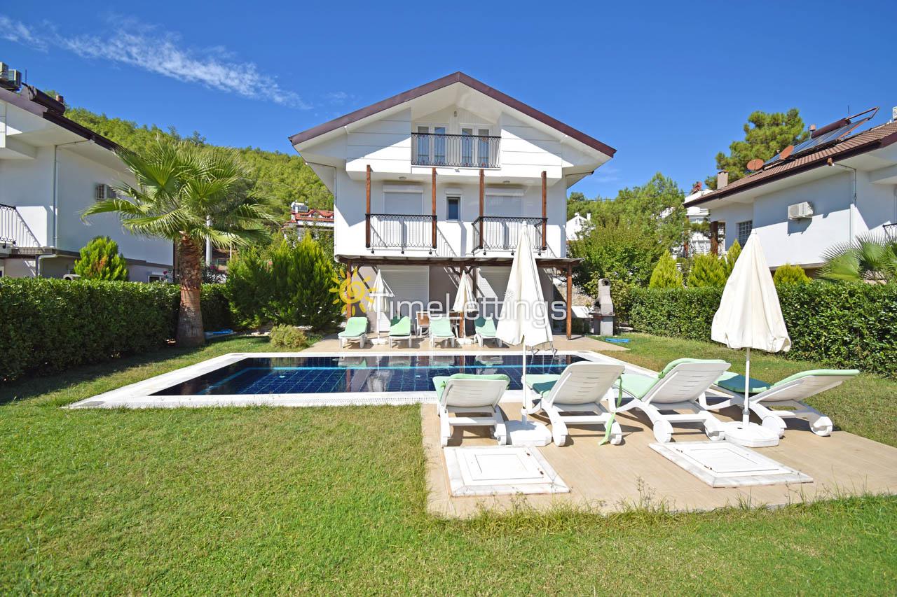 Villa Helen, 4 bedrooms private pool and garden villa Timelettings