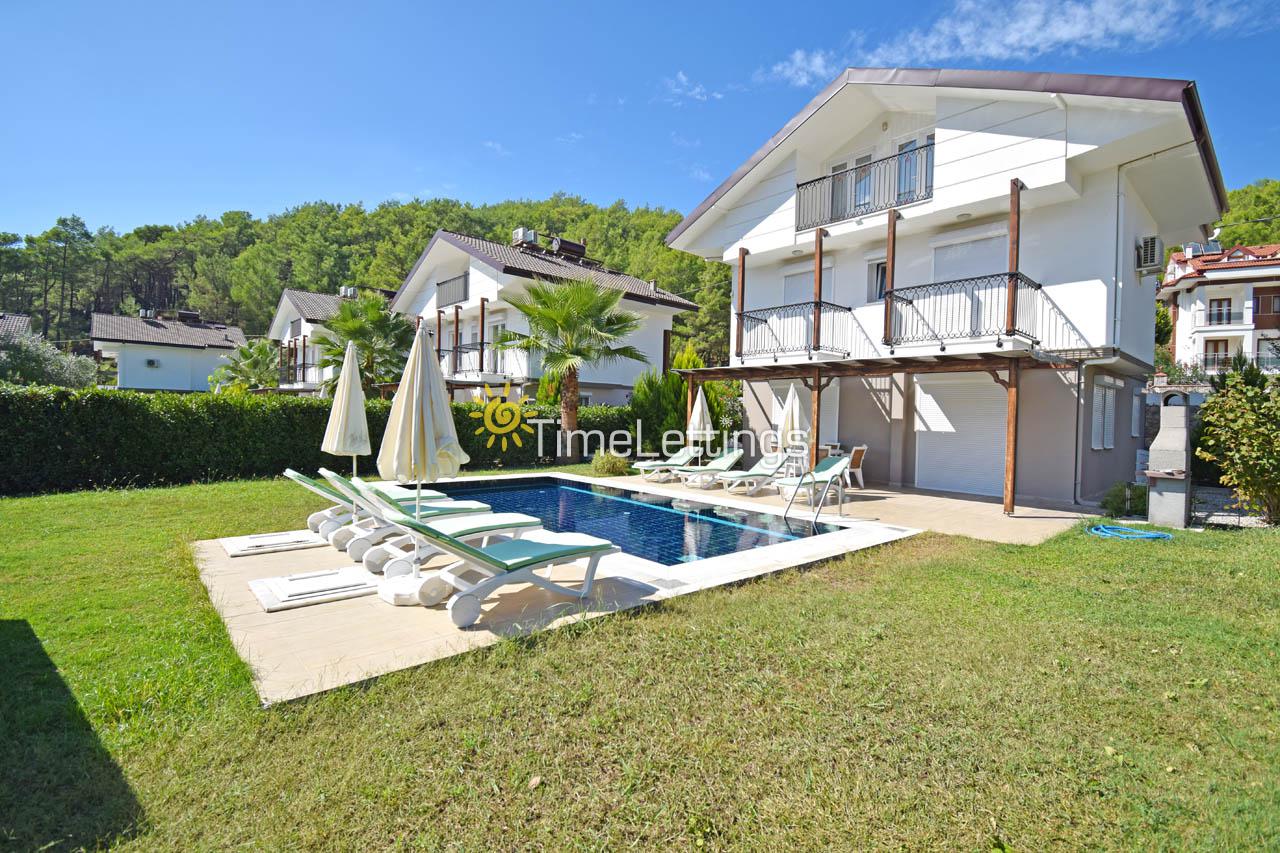 Villa Helen, 4 bedrooms private pool and garden villa Timelettings