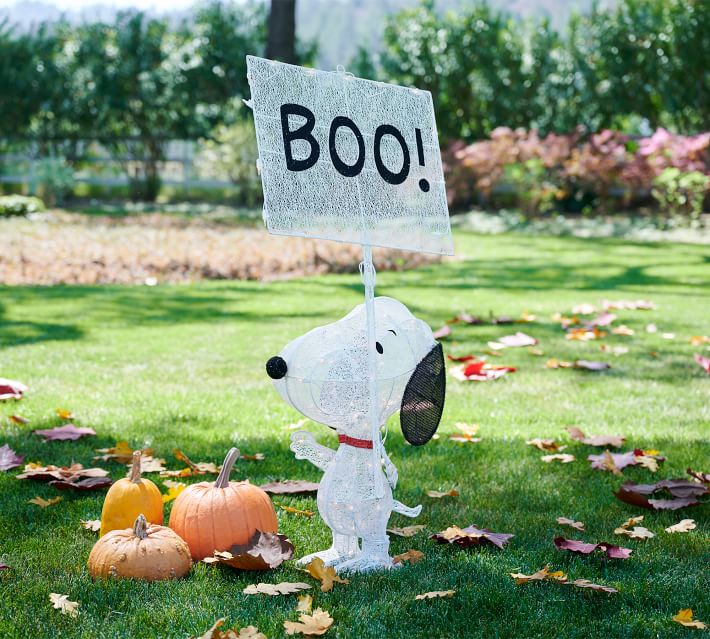 You Can Get A Snoopy Halloween Yard Decoration That Is Sure To Bring Smiles